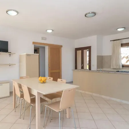 10 A By Interhome